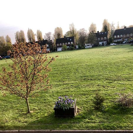 Отель Heathfield Sq Лондон Экстерьер фото